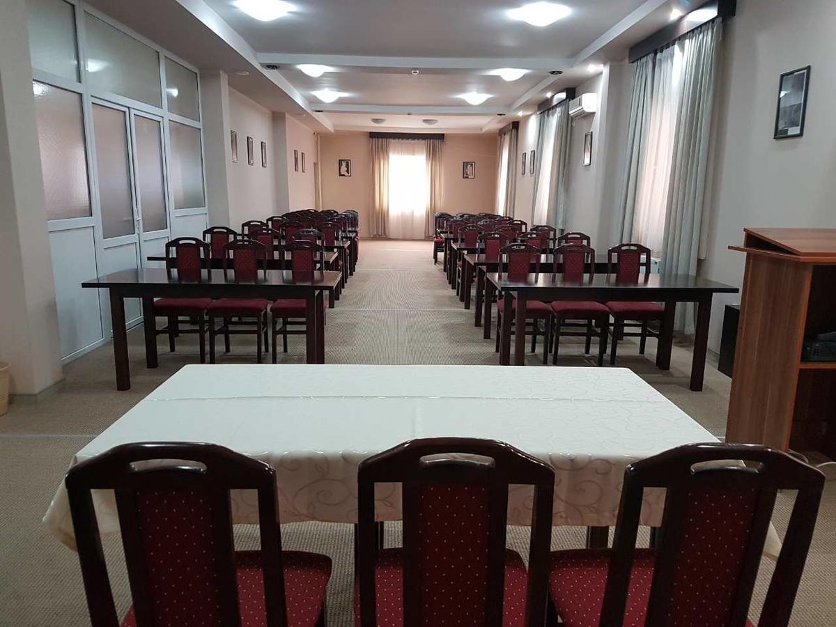 锋凯斯波扎雷瓦茨酒店 Požarevac 外观 照片